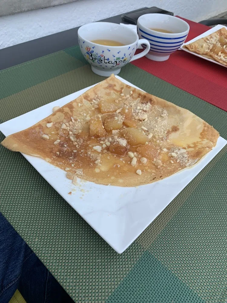 Crêpe Aux Pommes Caramélisées