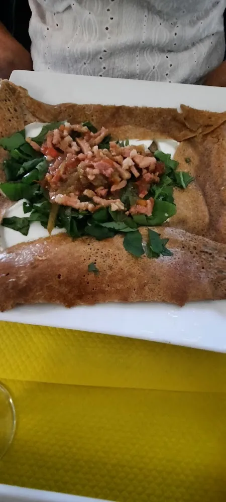 Crêpe Salée Lardons Et Fromage de Chèvre