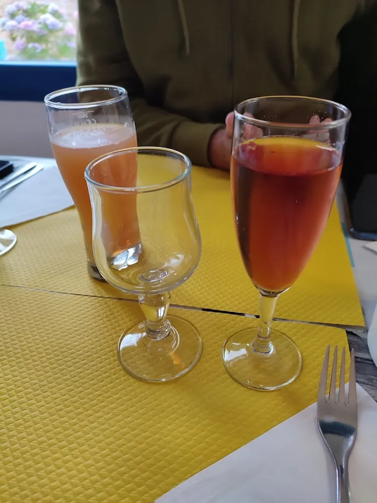 Kir Breton Et Jus de Pomme